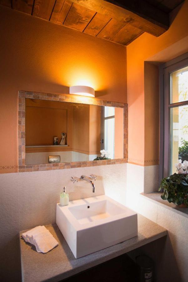 Cascina Canee Angera Buitenkant foto