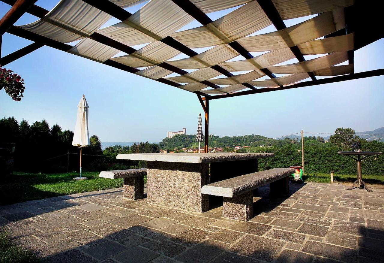 Cascina Canee Angera Buitenkant foto